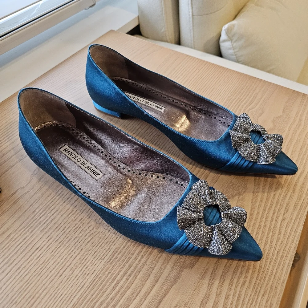 Manolo Blahnik Sinal Wave-Embellished Buckle Satin Flats, Blue - Picture 6 of 8